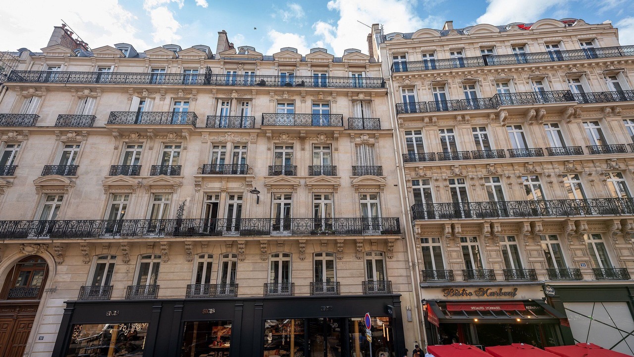 Photo of Outdoor in Champs-Elysees