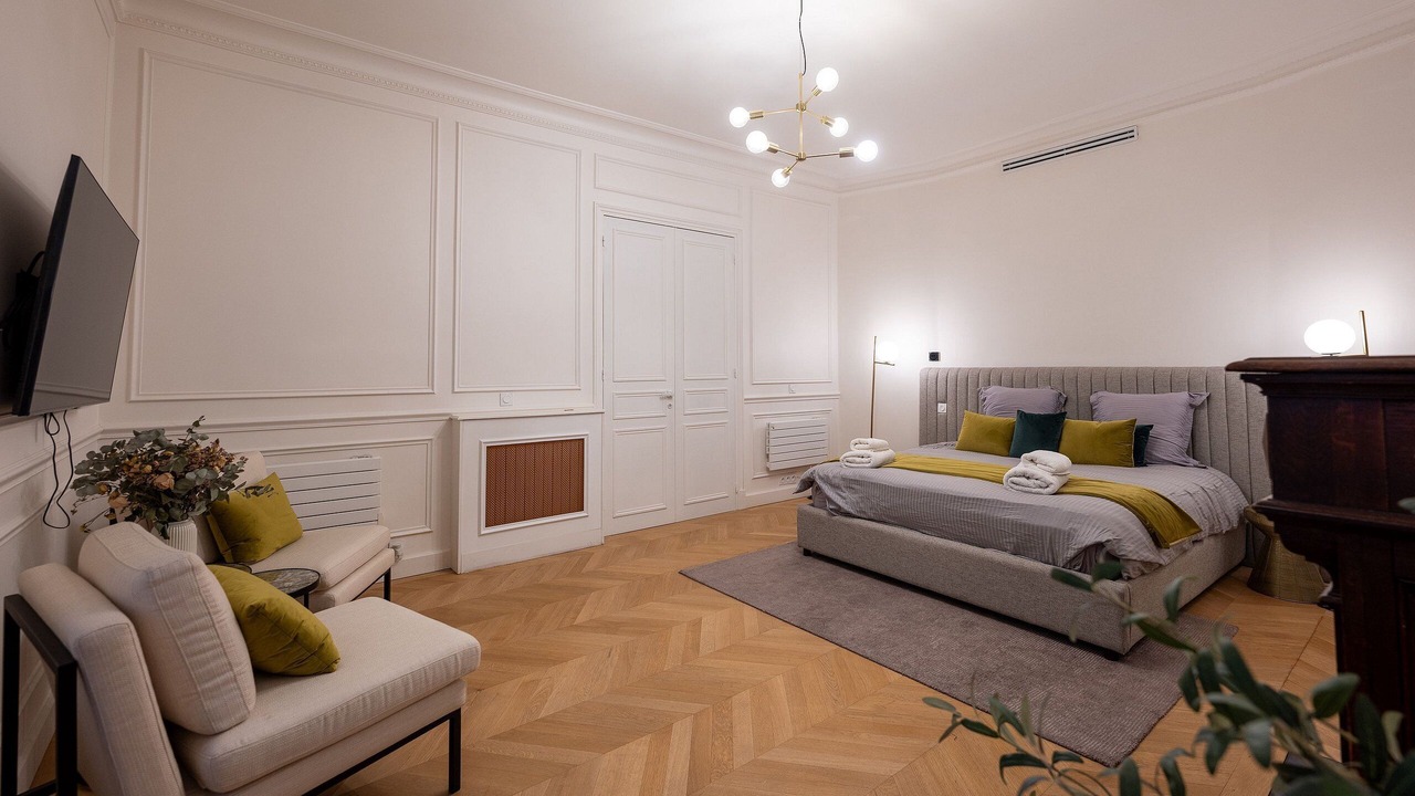 Photo of Bedroom in Champs-Elysees