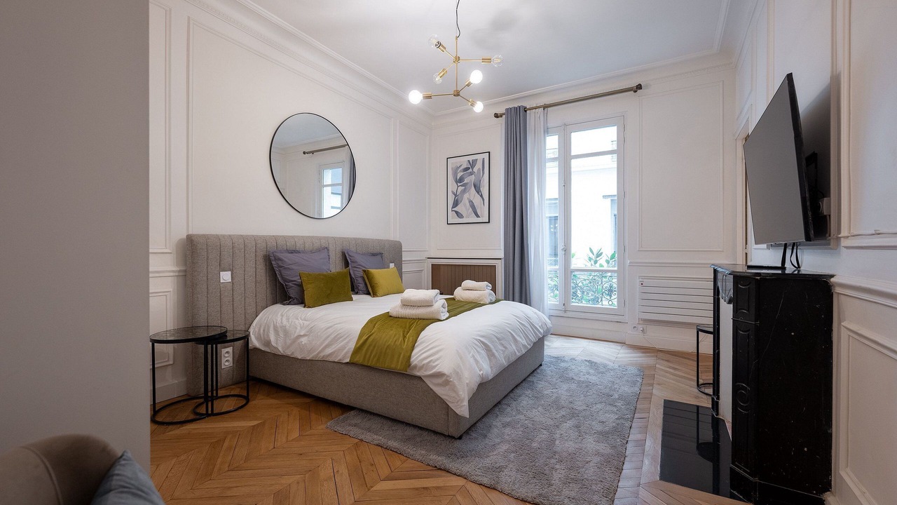 Photo of Bedroom in Champs-Elysees