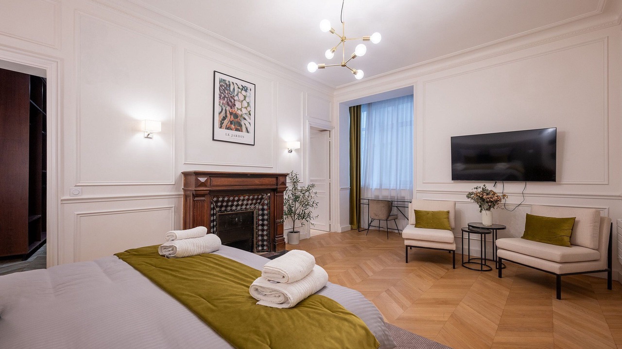 Photo of Bedroom in Champs-Elysees