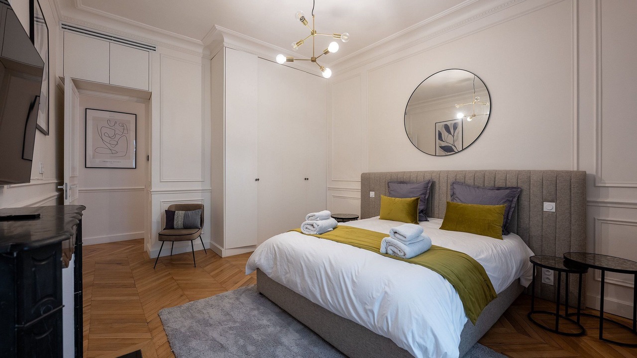 Photo of Bedroom in Champs-Elysees