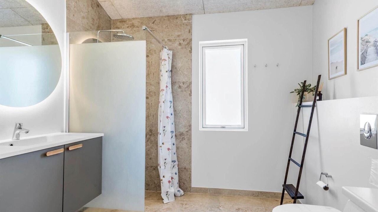 Photo of Bathroom in Lokken