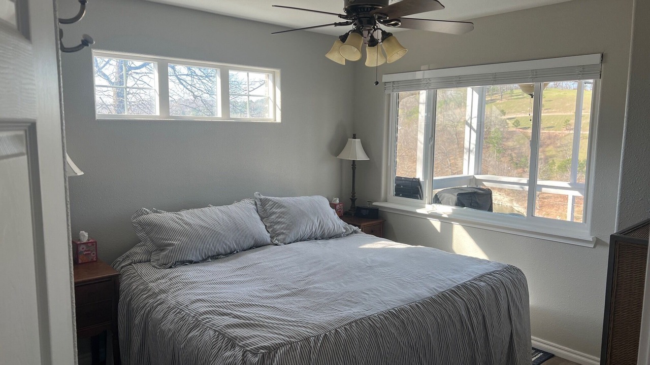 Photo of Bedroom in Grove