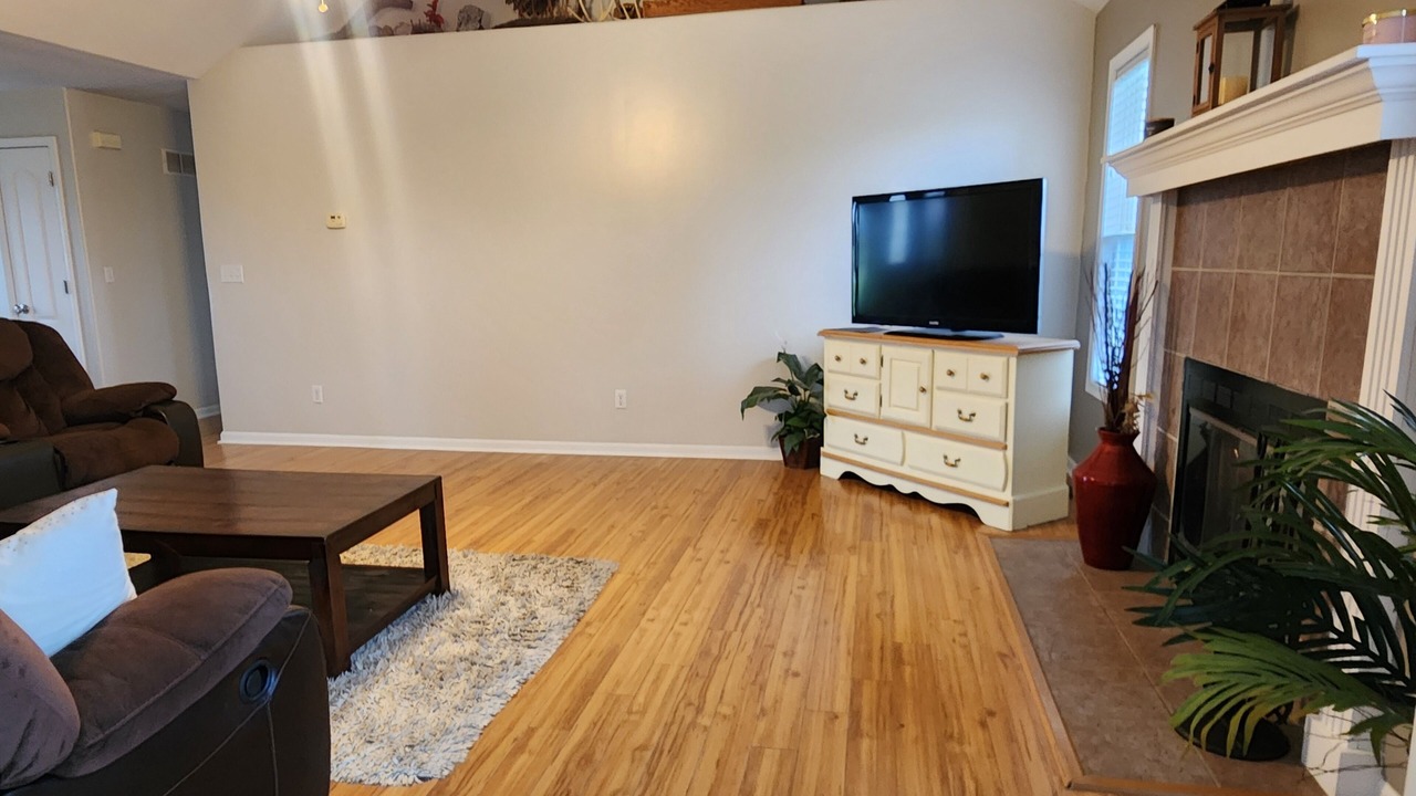 Photo of Livingroom in Johnson County