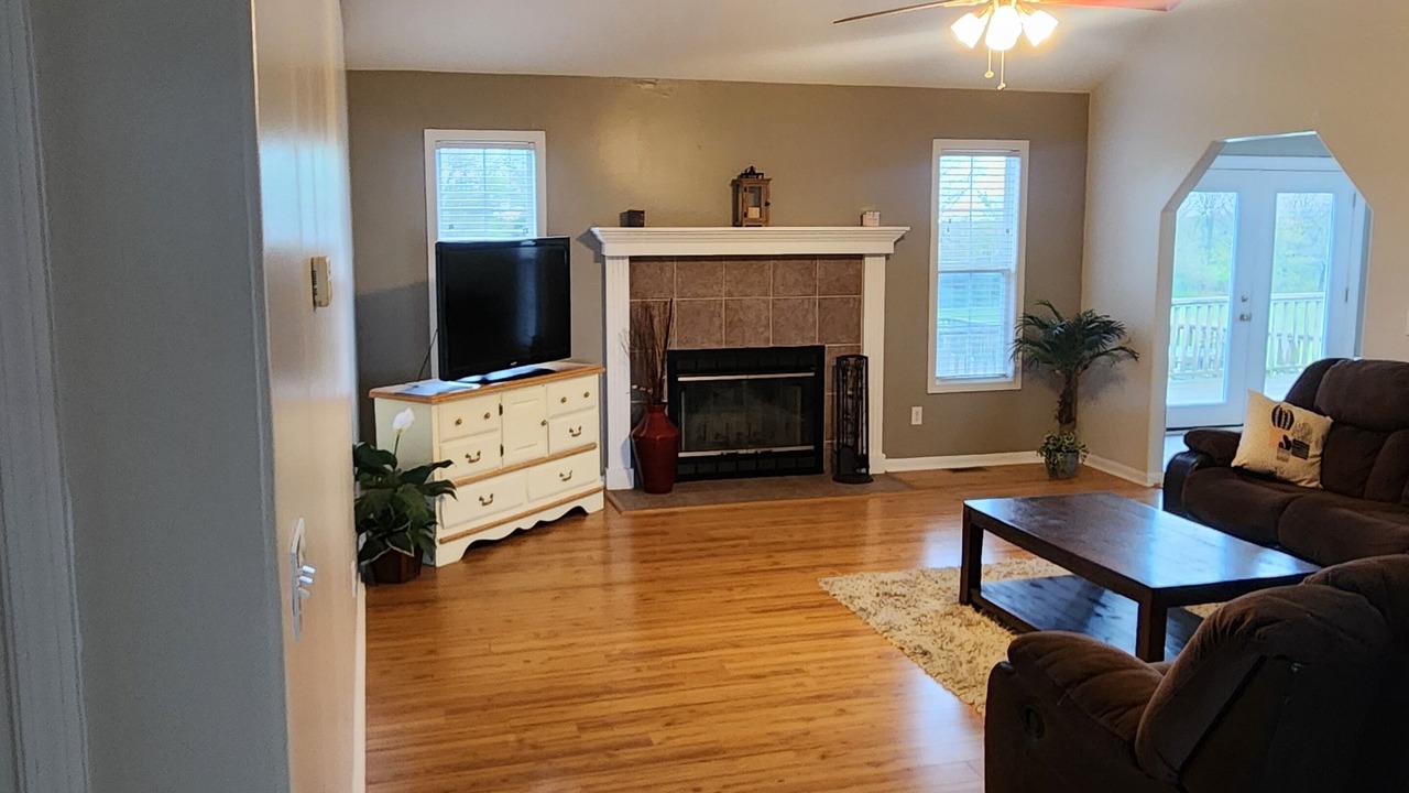 Photo of Livingroom in Johnson County