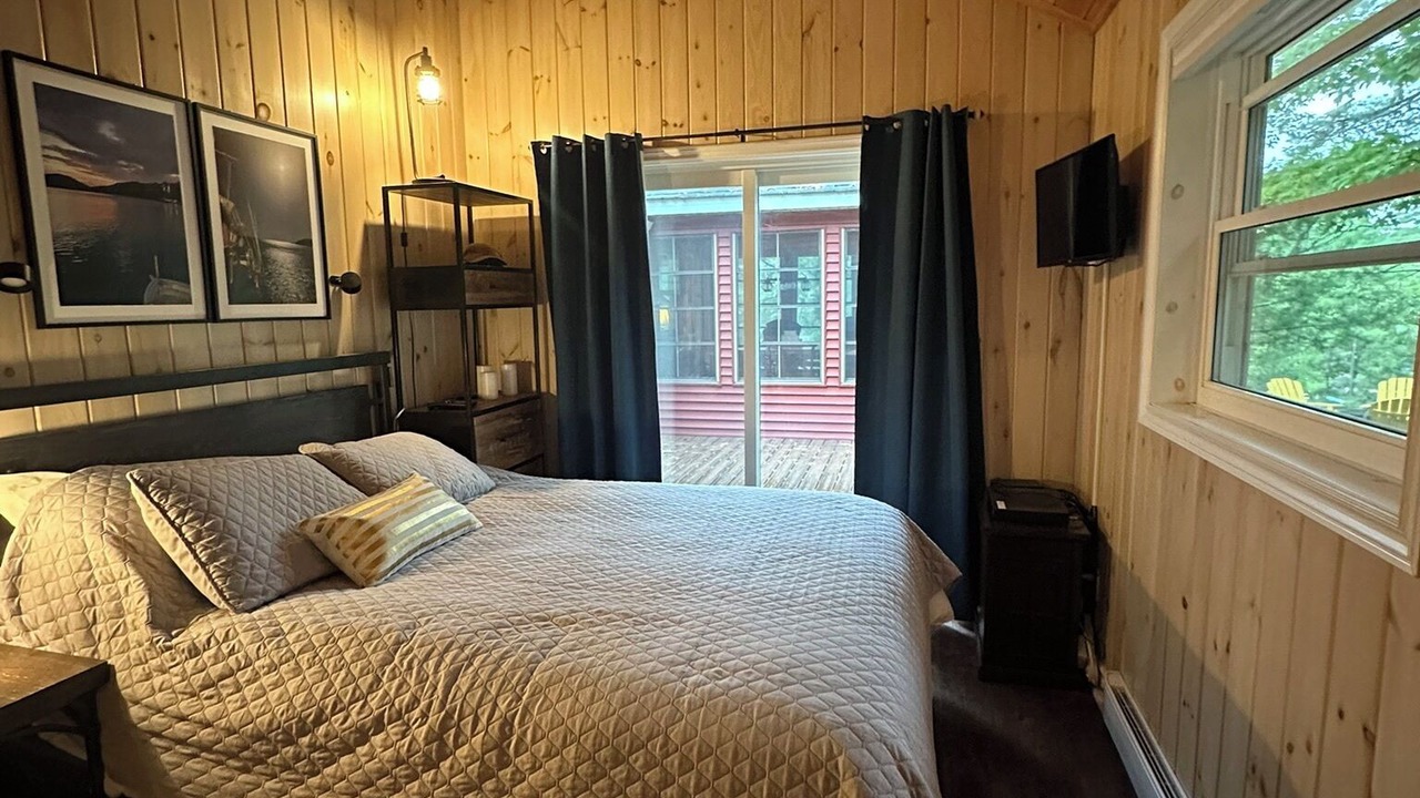 Photo of Bedroom in Gravenhurst