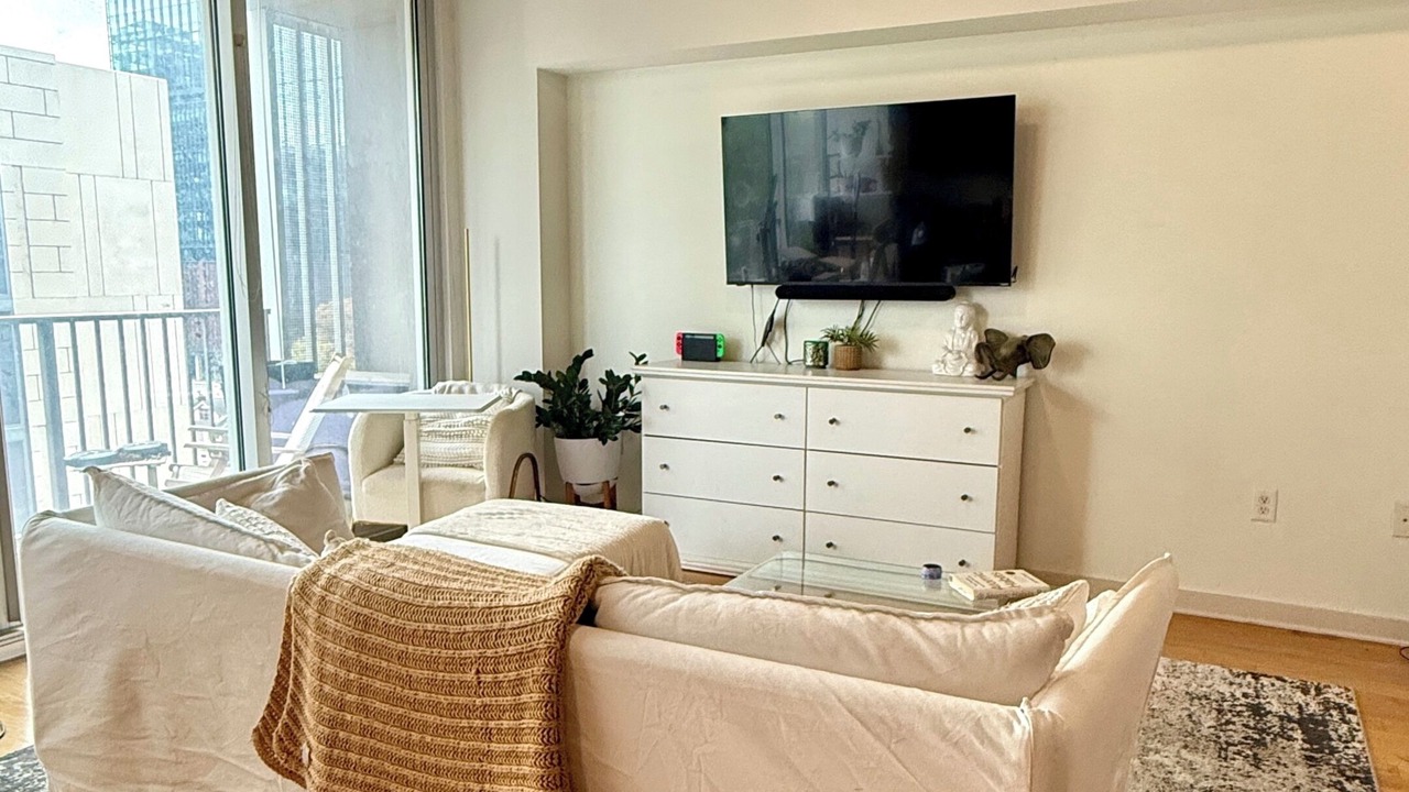 Photo of Livingroom in Midtown