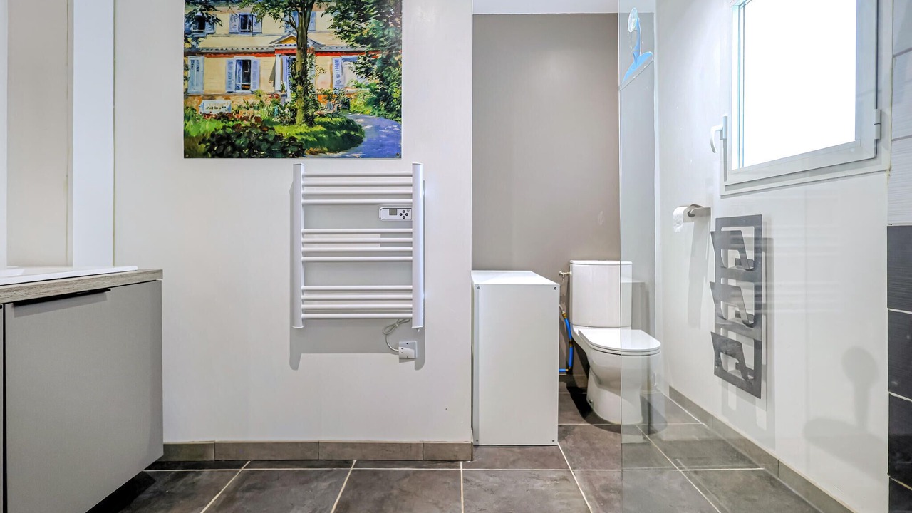 Photo of Bathroom in Berrias-et-Casteljau
