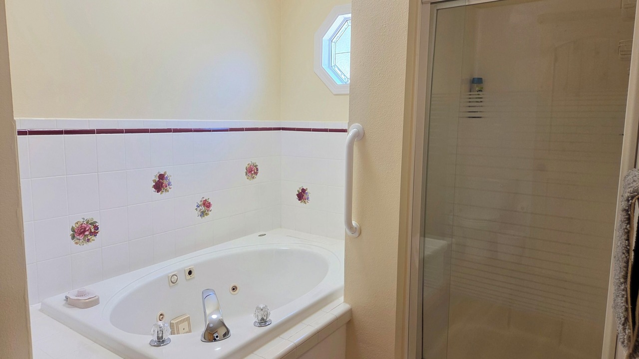 Photo of Bathroom in Lost Bridge Village