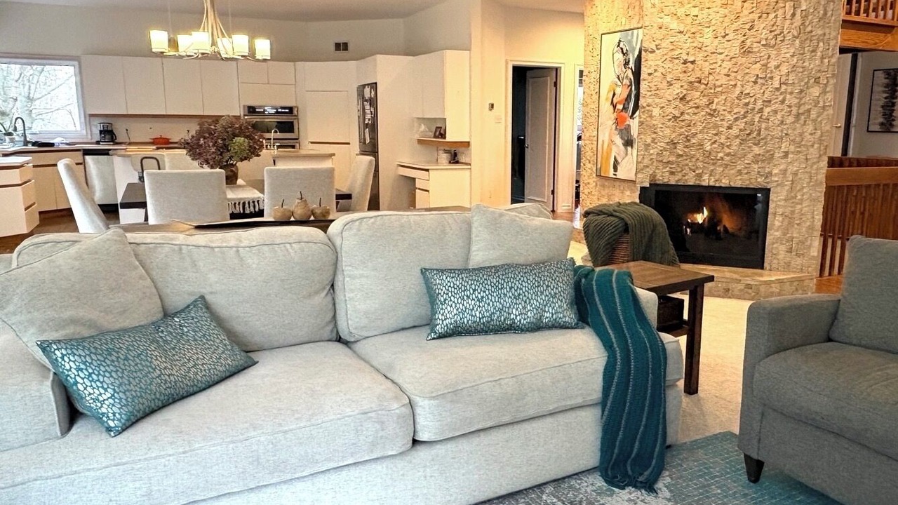 Photo of Livingroom in Thames Centre