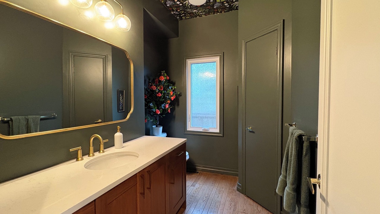 Photo of Bathroom in Thames Centre