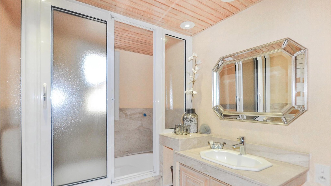 Photo of Bathroom in Rigarda