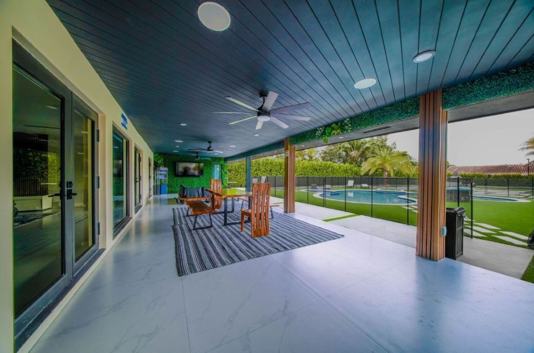 Photo of Outdoor in Tamiami