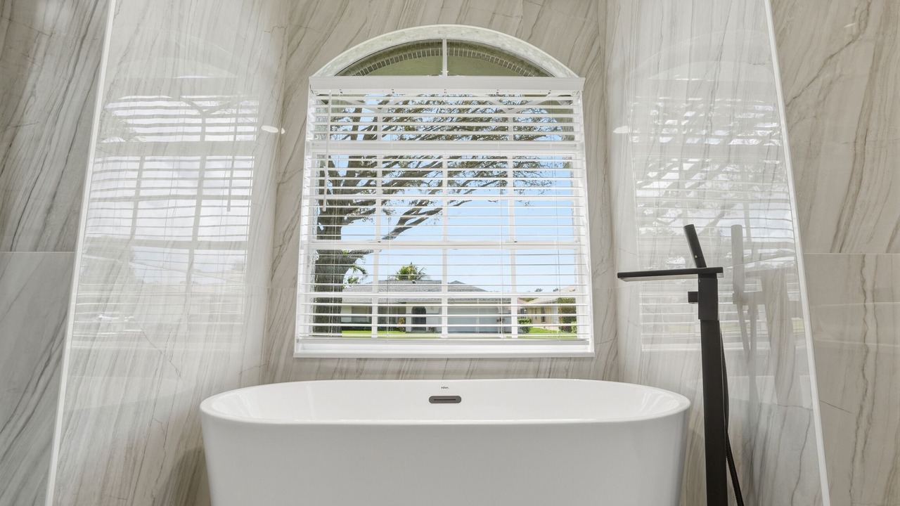 Photo of Bathroom in Crown Pointe