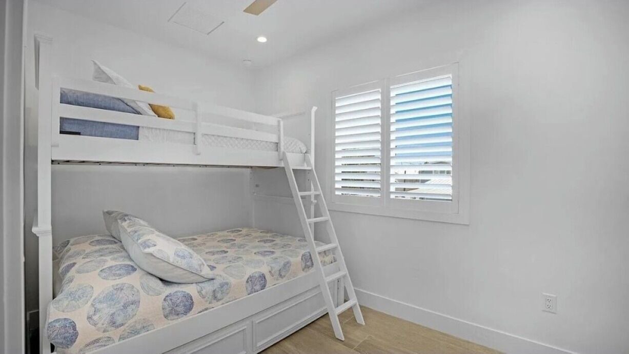Photo of Bedroom in Twin Lakes