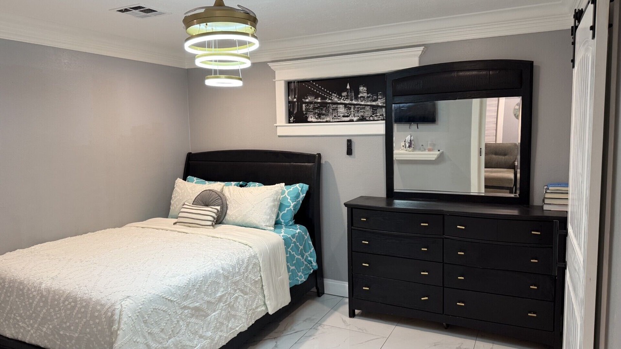 Photo of Bedroom in FM 1960