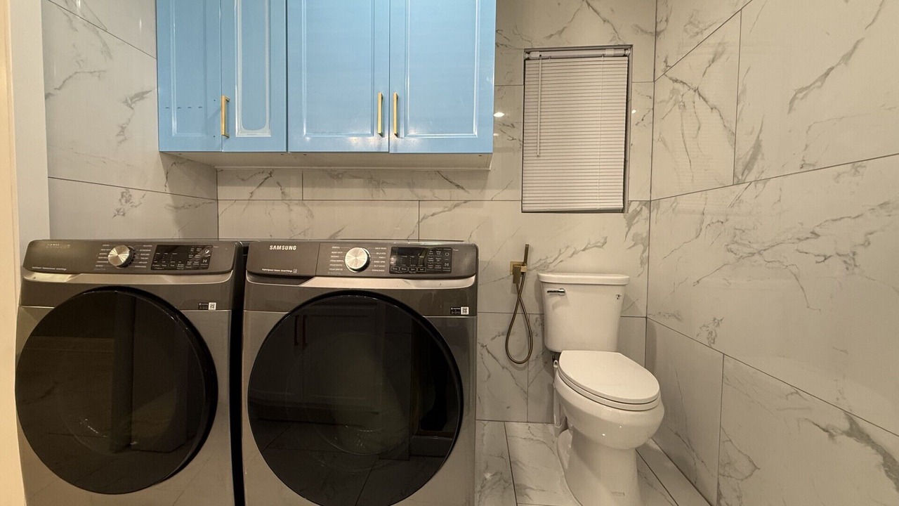 Photo of Bathroom in FM 1960