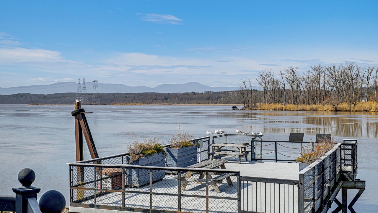 Photo of Patio Balcony in Hudson