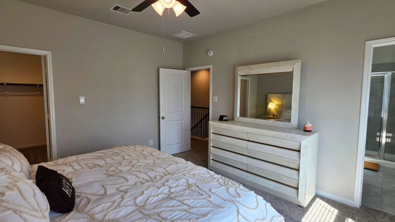 Photo of Bedroom in Pearland