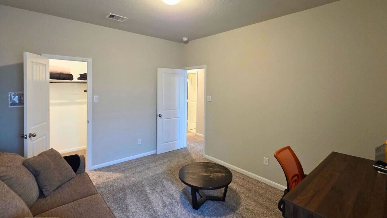 Photo of Livingroom in Pearland