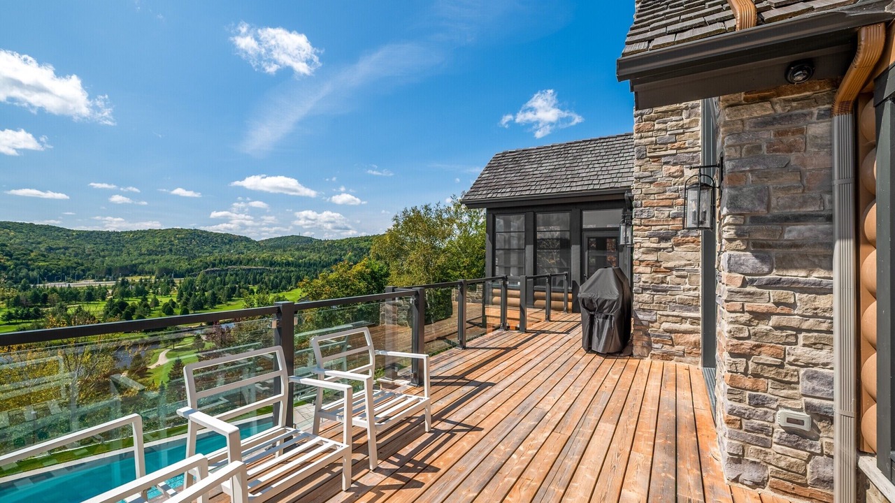 Photo of Patio Balcony in Saint-Faustin-Lac-Carre