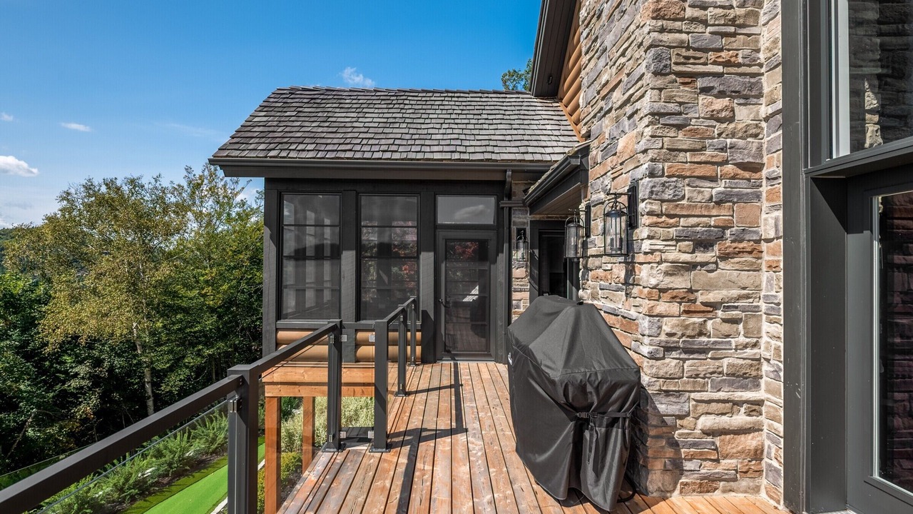 Photo of Patio Balcony in Saint-Faustin-Lac-Carre