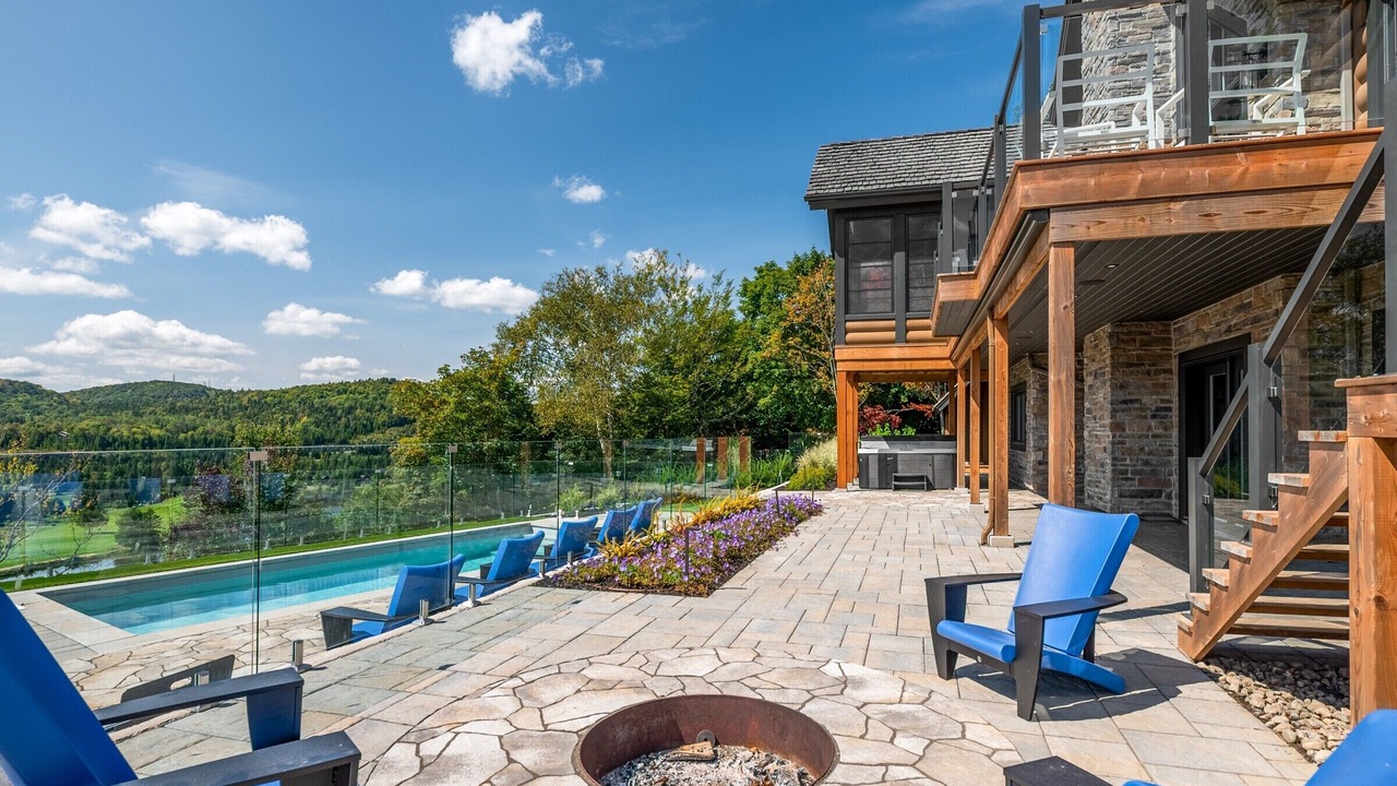 Photo of Patio Balcony in Saint-Faustin-Lac-Carre