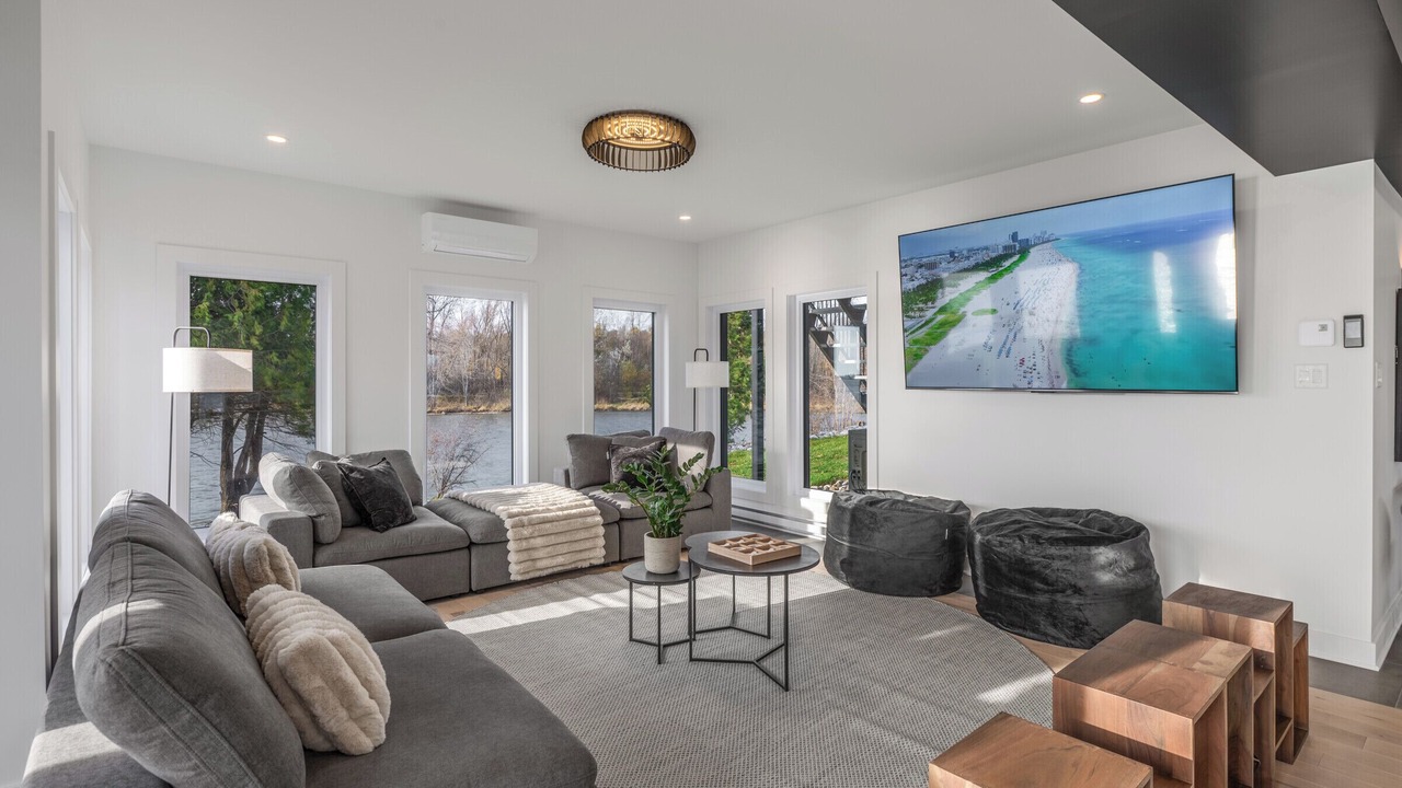 Photo of Livingroom in Papineauville