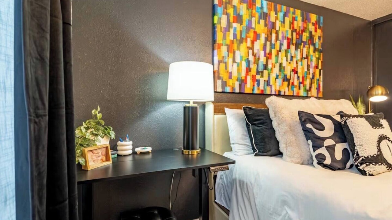 Photo of Bedroom in Garland