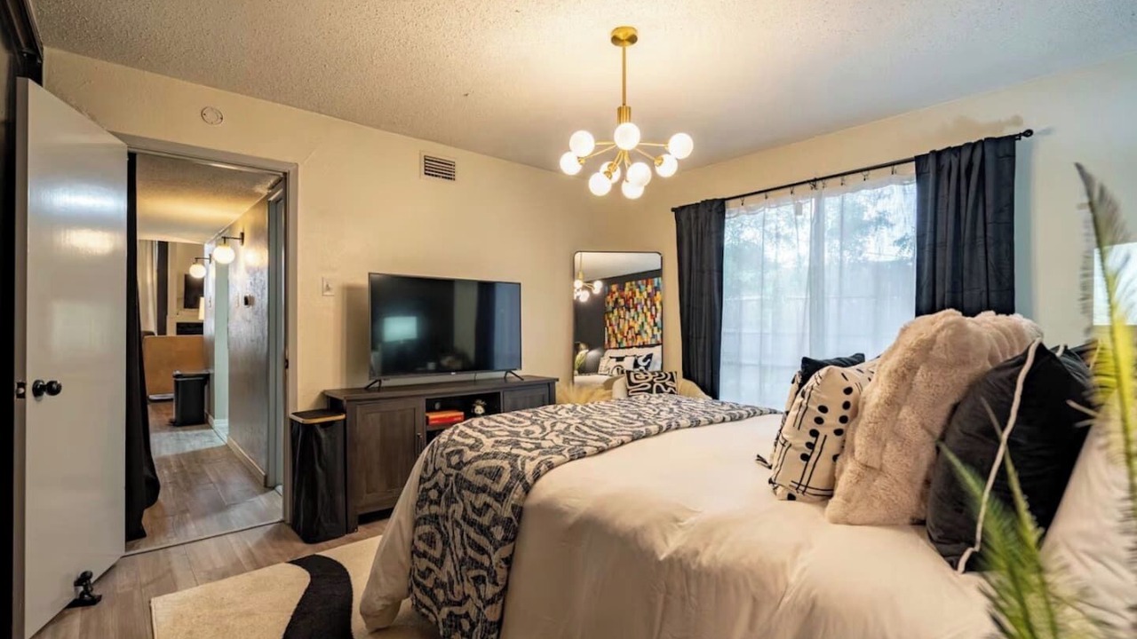 Photo of Bedroom in Garland