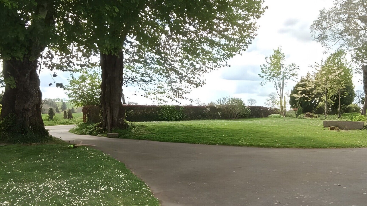 Photo of Others in Savigny-le-Vieux