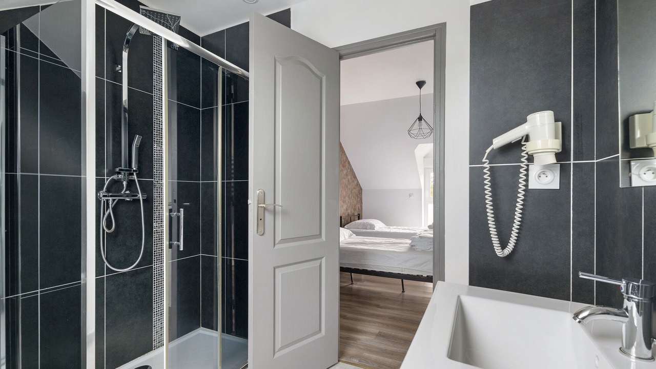 Photo of Bathroom in Jugon-les-Lacs-Commune-Nouvelle