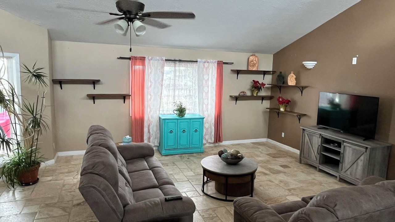 Photo of Livingroom in Espanola