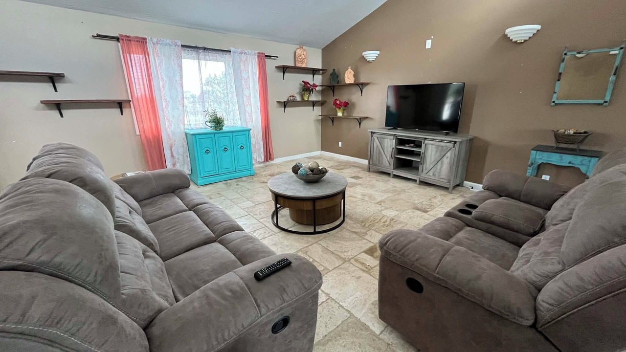 Photo of Livingroom in Espanola