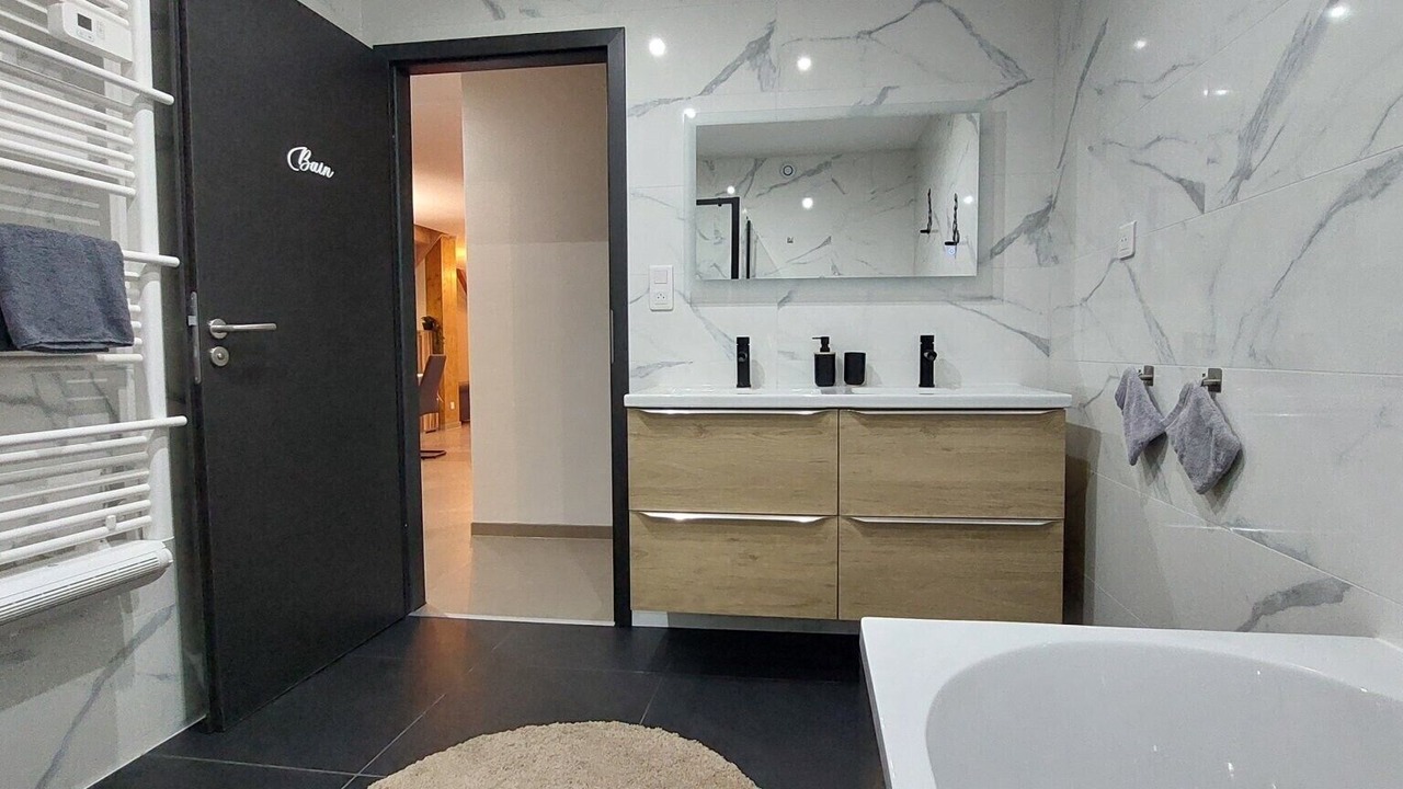 Photo of Bathroom in Sand