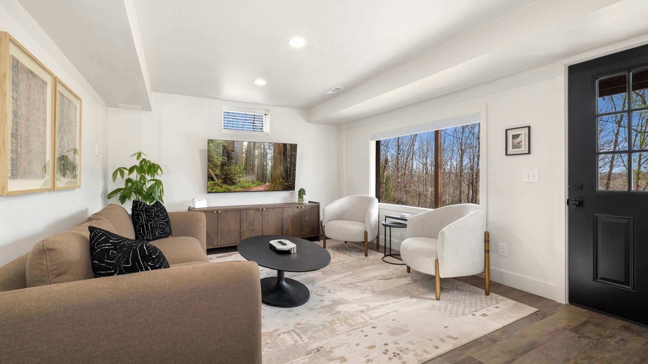 Photo of Livingroom in Sylvan Shores