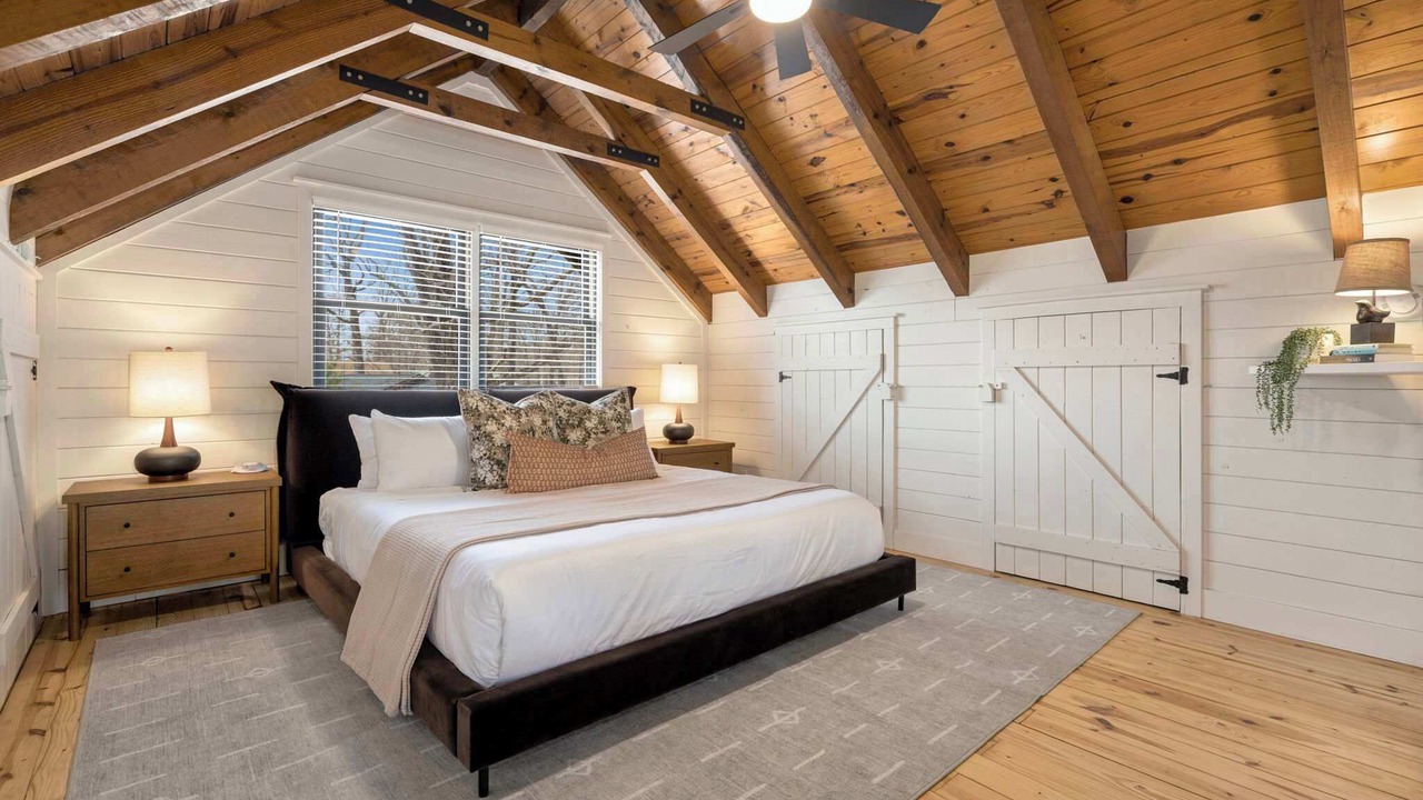 Photo of Bedroom in Sylvan Shores