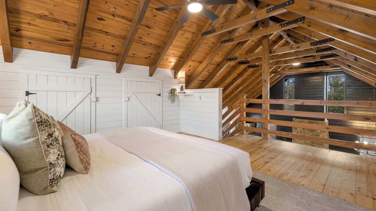 Photo of Bedroom in Sylvan Shores