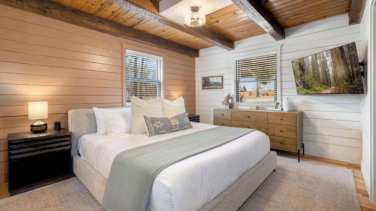 Photo of Bedroom in Sylvan Shores