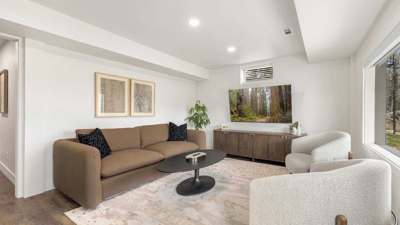 Photo of Livingroom in Sylvan Shores
