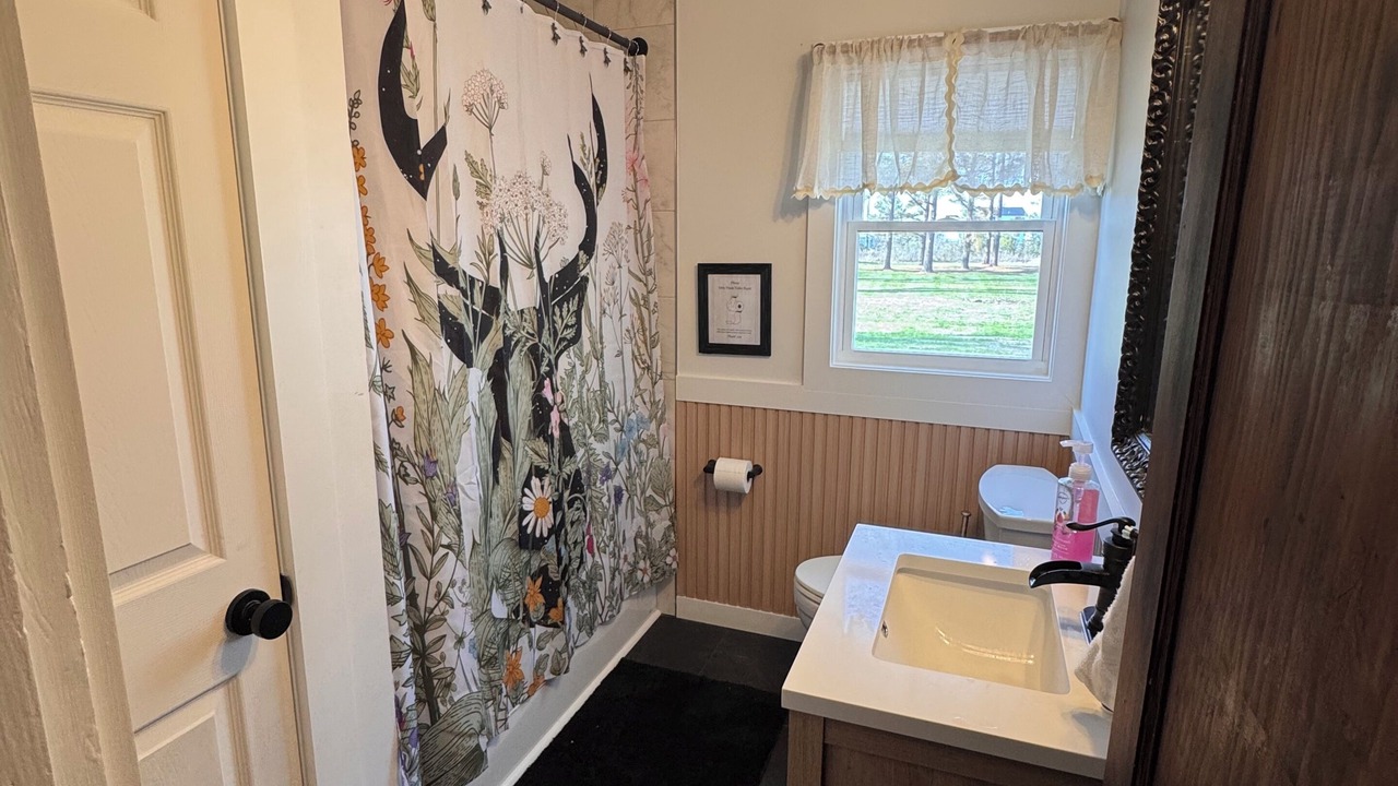 Photo of Bathroom in Frenchtown-Rumbly