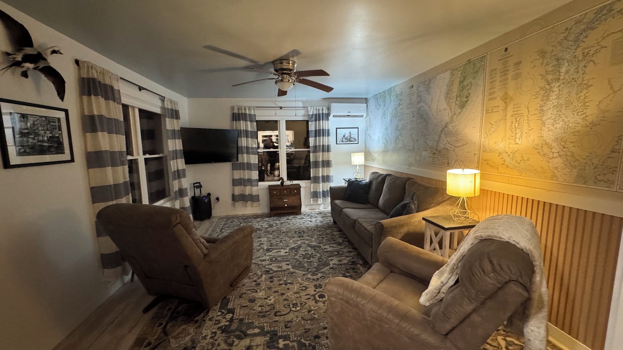 Photo of Livingroom in Frenchtown-Rumbly