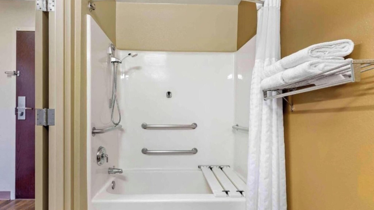 Photo of Bathroom in Lisle