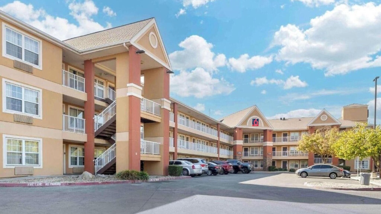 Photo of Outdoor in Raisin