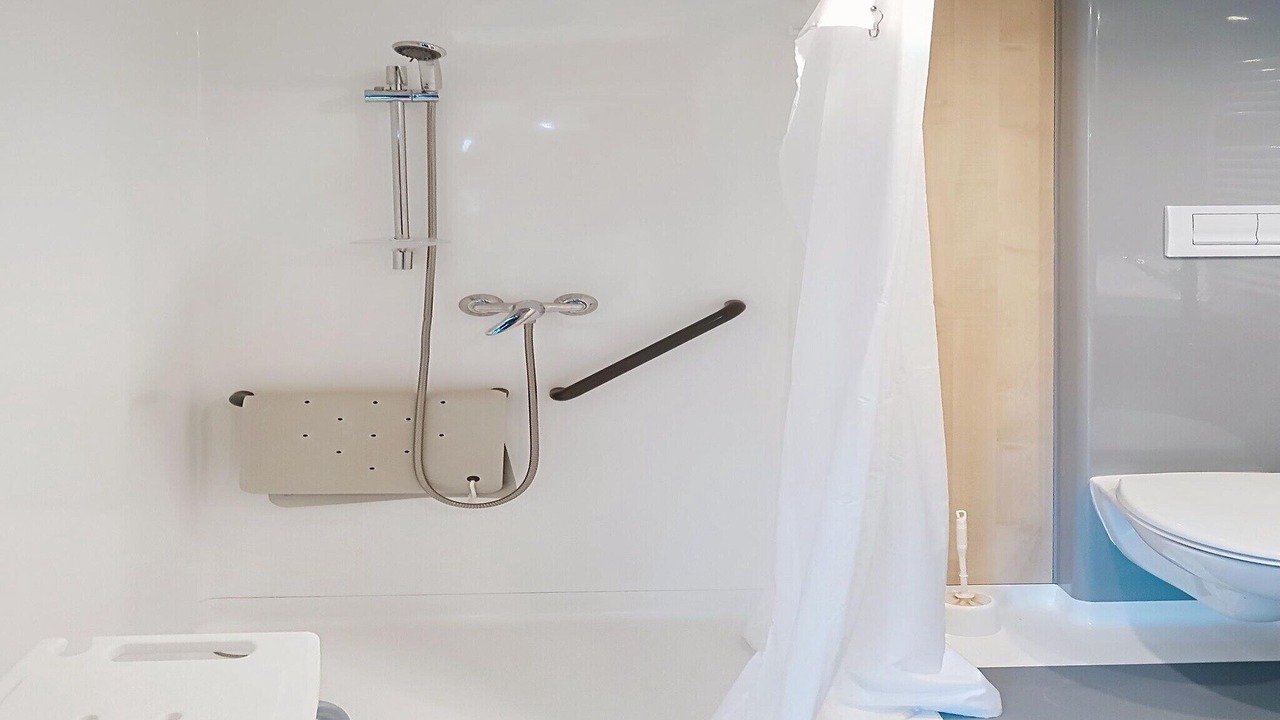Photo of Bathroom in Malansac