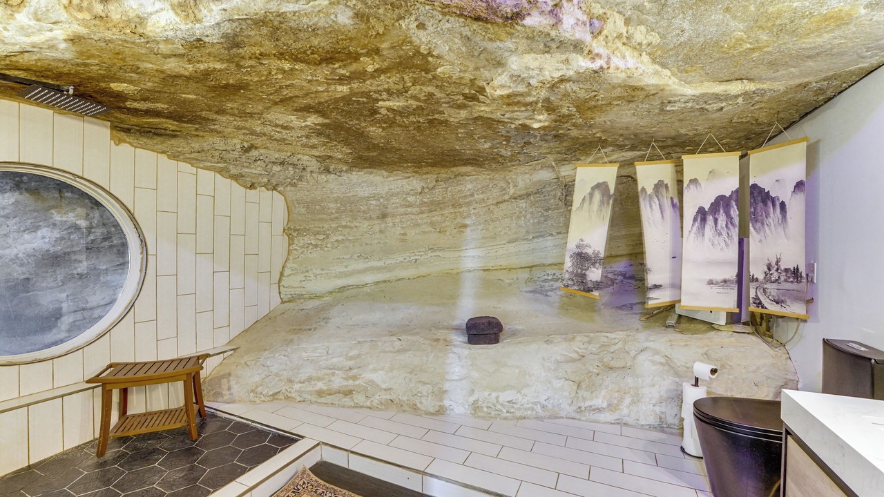 Photo of Bathroom in Lost Bridge Village