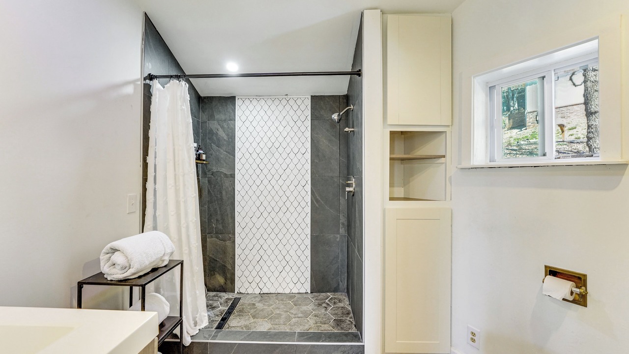 Photo of Bathroom in Lost Bridge Village