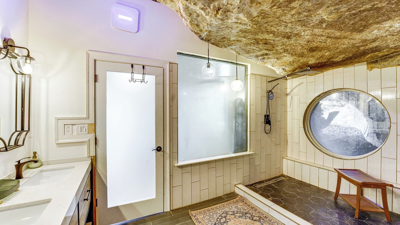 Photo of Bathroom in Lost Bridge Village