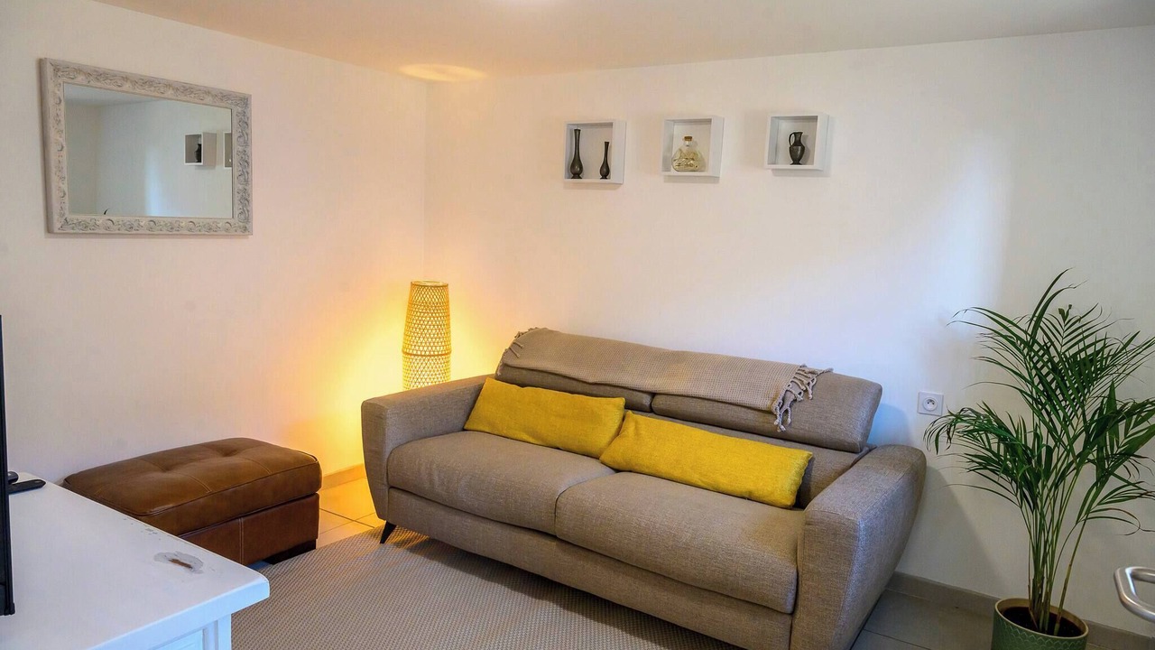 Photo of Livingroom in Montenay