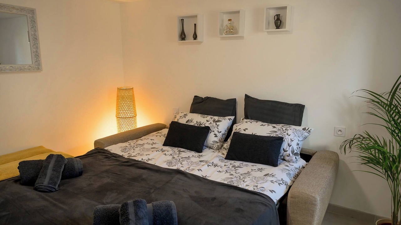 Photo of Bedroom in Montenay